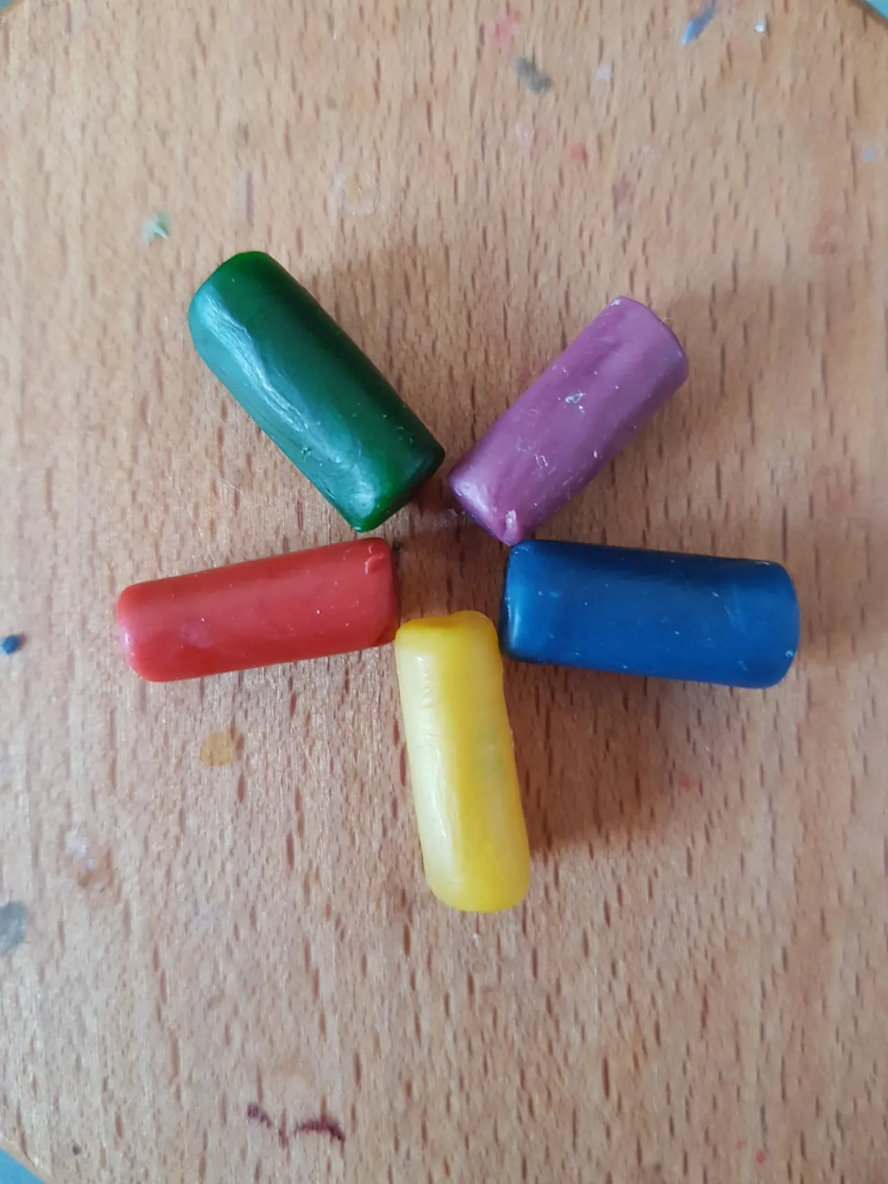 Perles cylindrique en cire d'abeille colorée